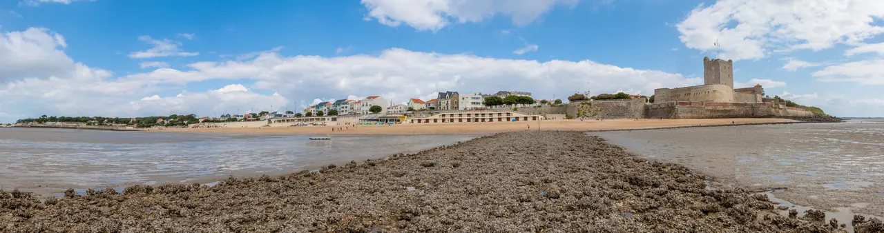 <div class='fn'> Grande Plage De Fouras</div>