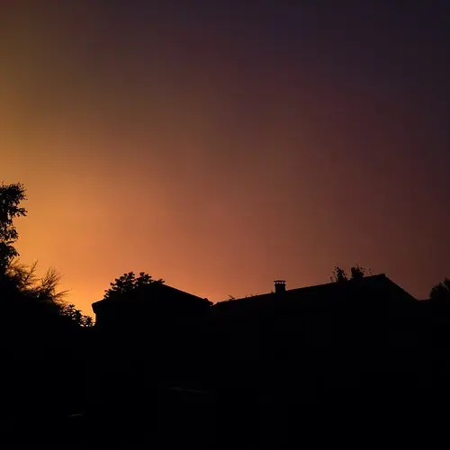 Sky is on fire 19h09 at #Iteuil #iPhone5