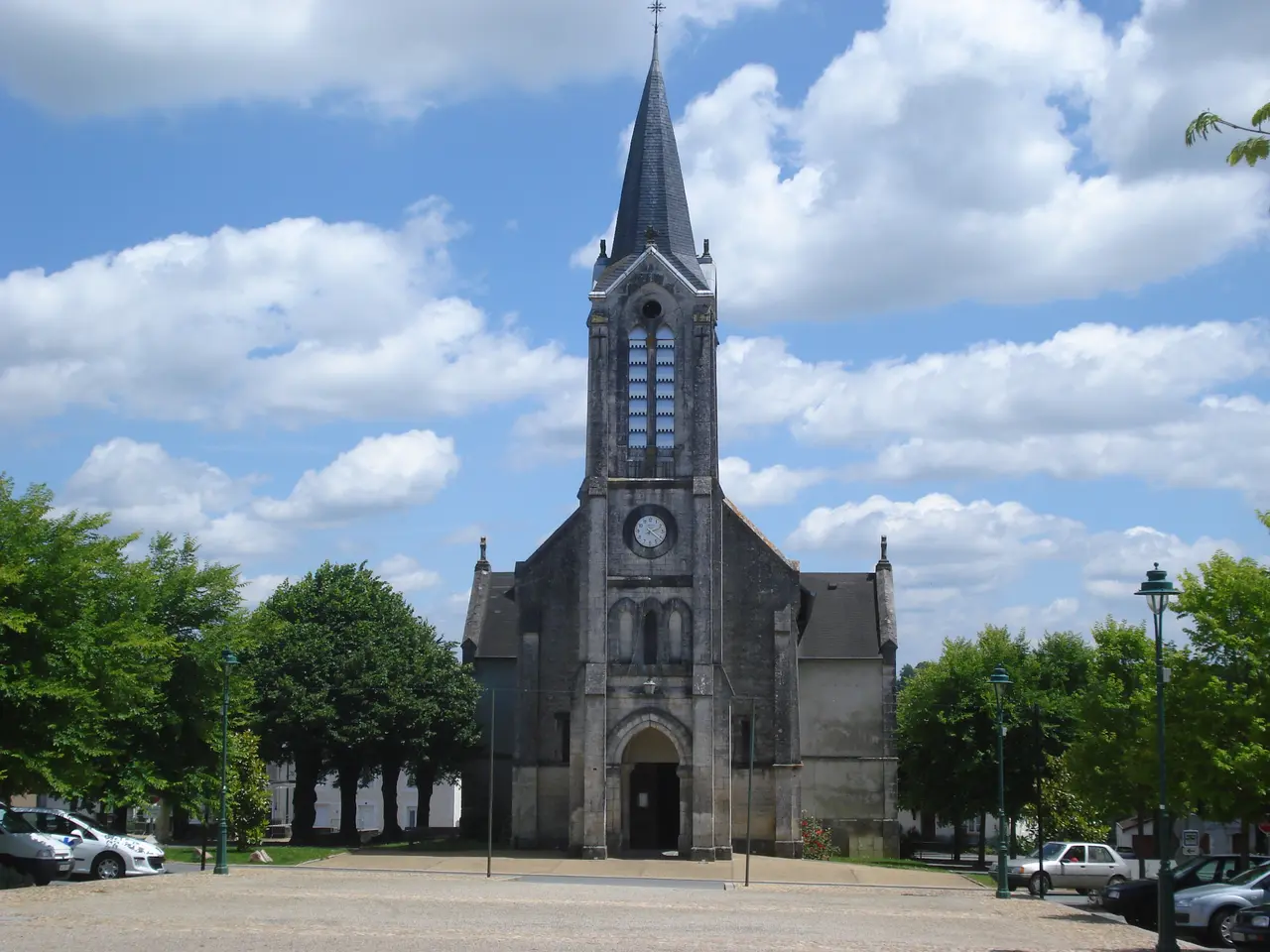 La Coquille (Dordogne fr),church and square