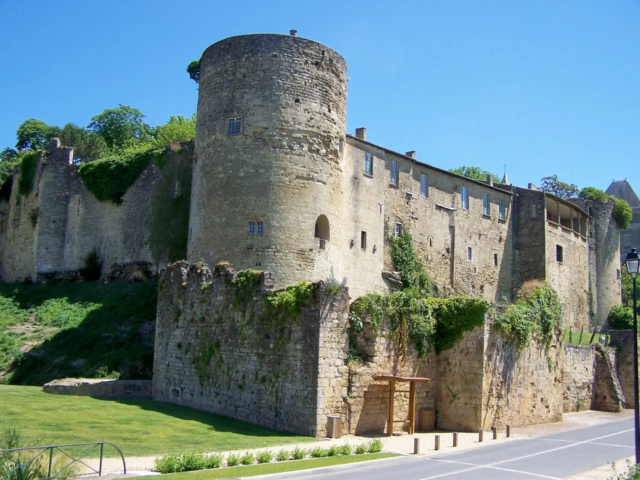 La Réole Château 4 Sos