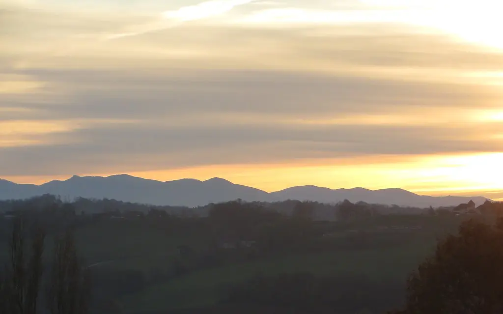 Grand ciel béarnais, Lagor, Béarn, Pyrénées Atlantiques, Aquitaine.