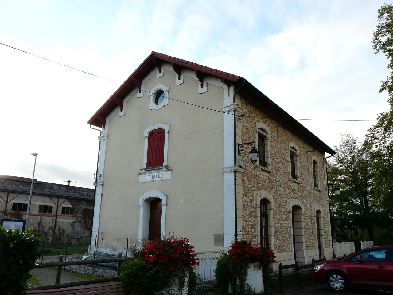 Le Bugue gare