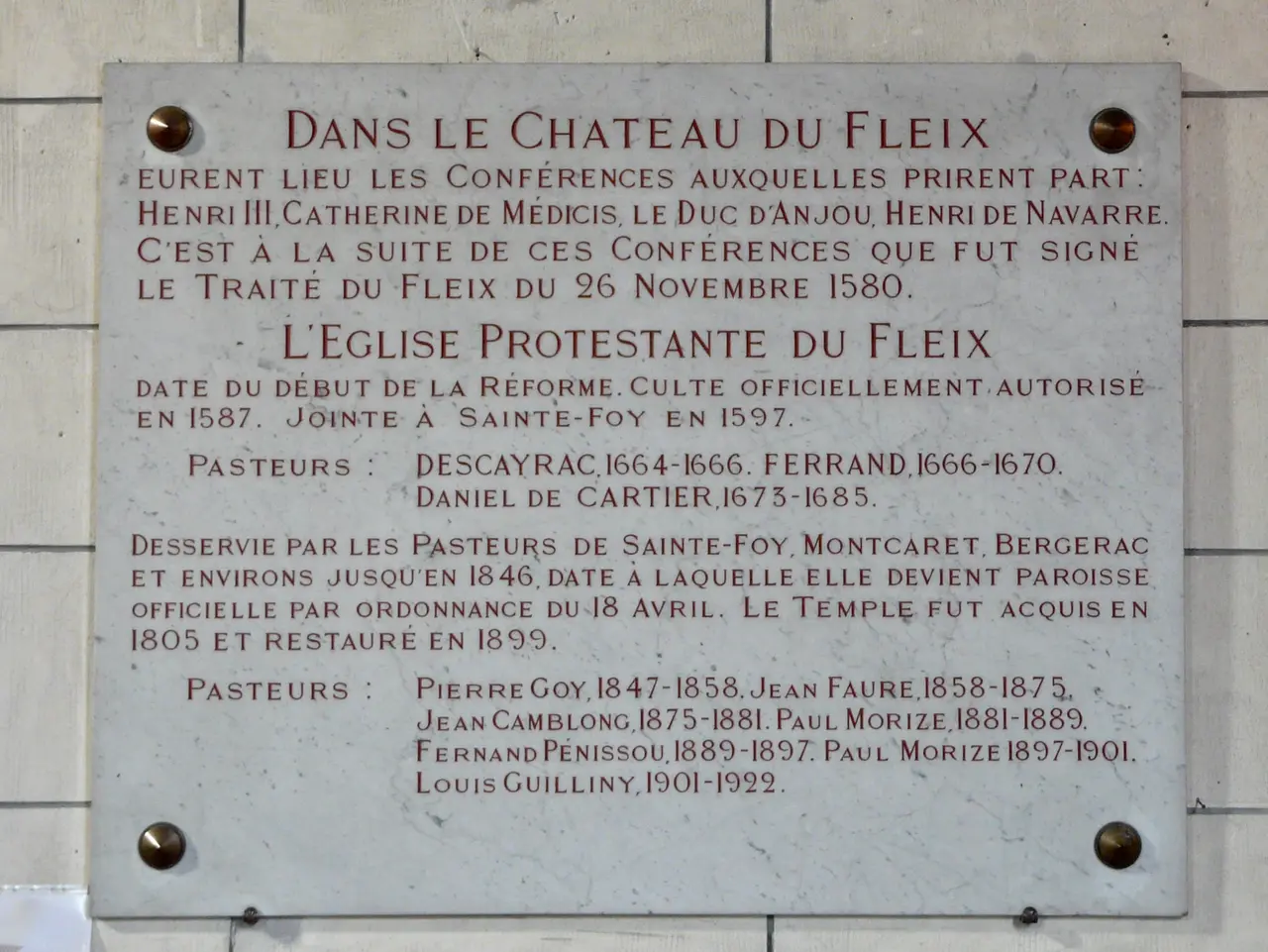 Le Fleix temple plaque