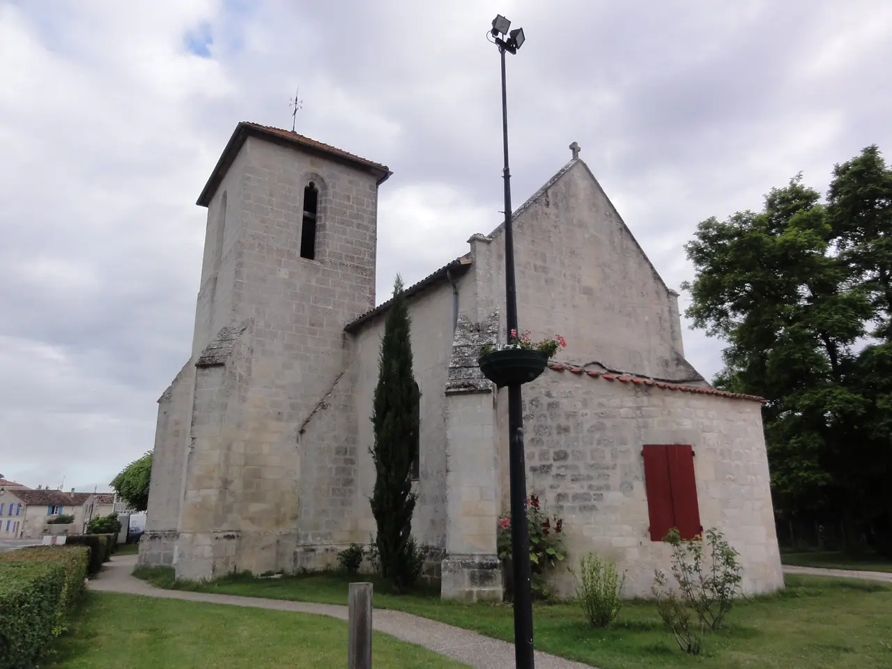 Les Gonds (Charente-Maritime) église 01