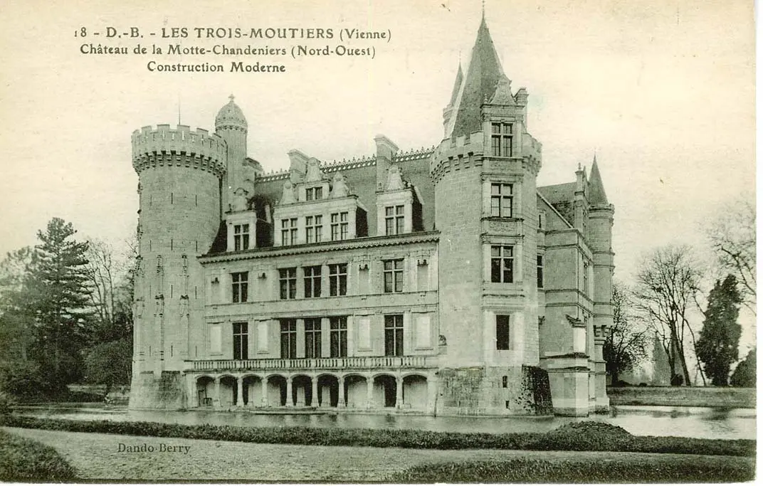 Les Trois-Moutiers - Château de la Mothe-Chandeniers - Nord-Ouest