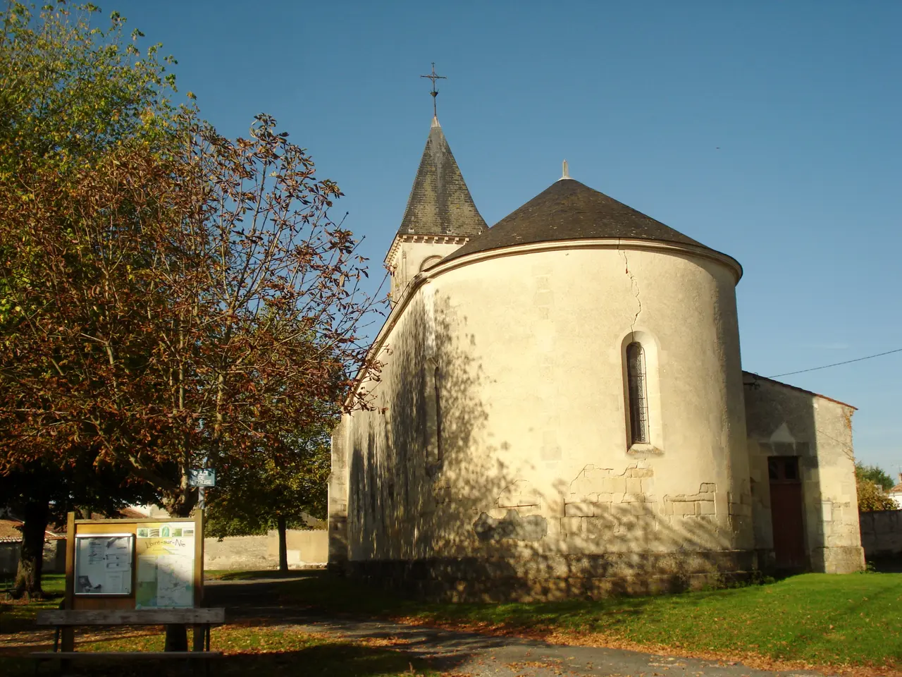 Loiré-sur-Nie Eglise 03