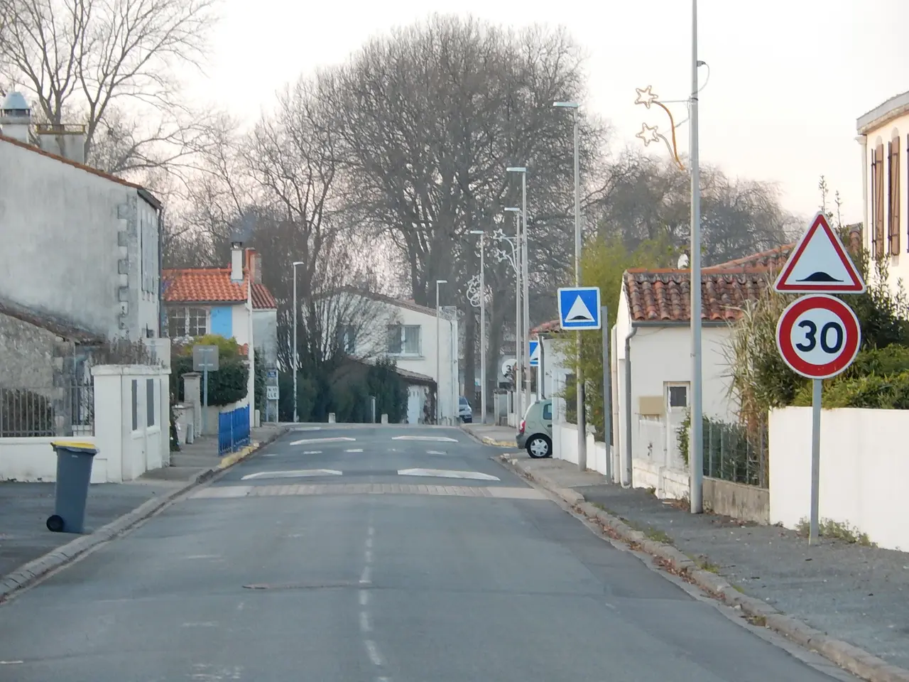 File:FR 17 Longèves - Rue du Fief Jolly.jpg