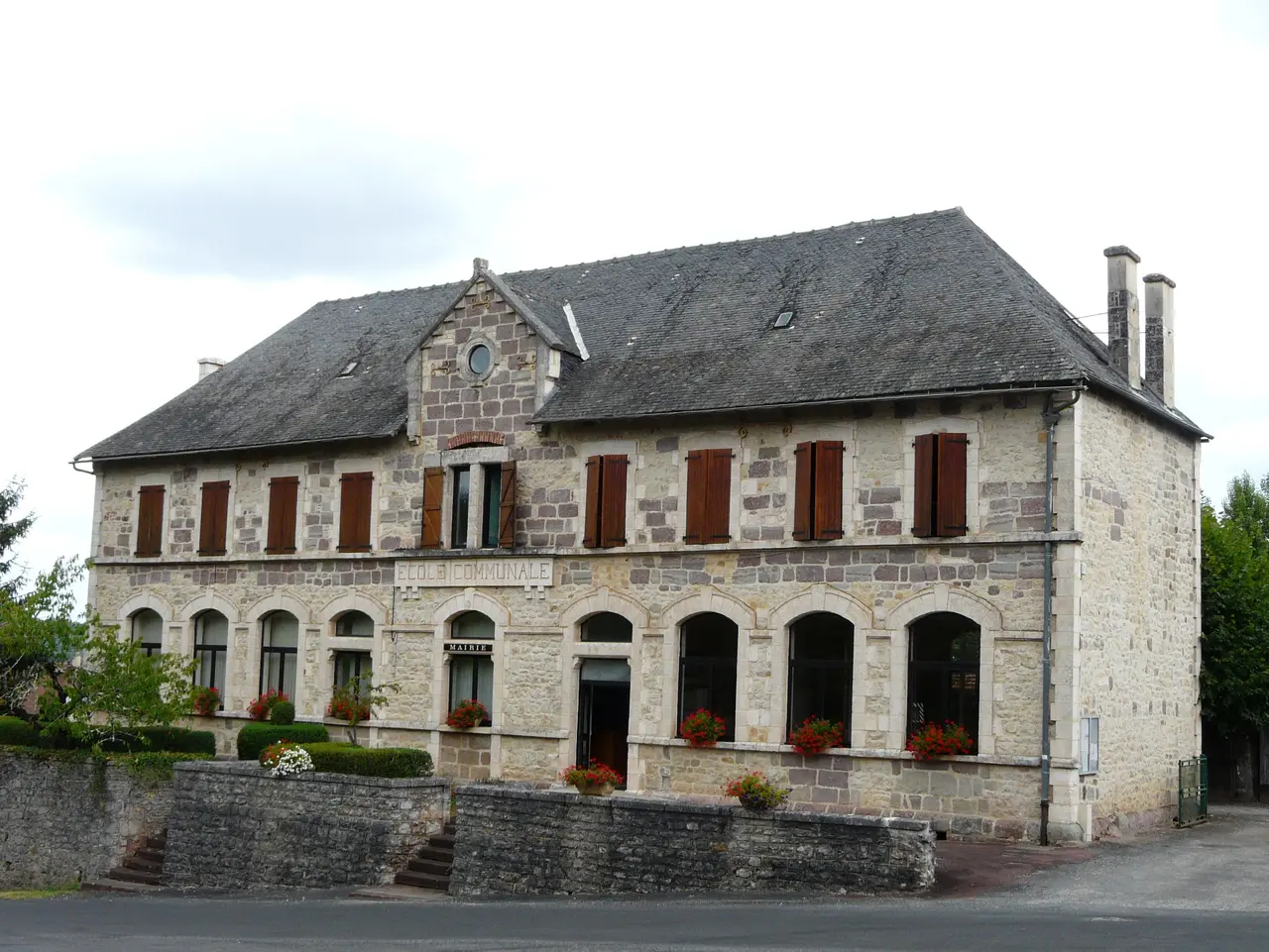Mansac mairie-école