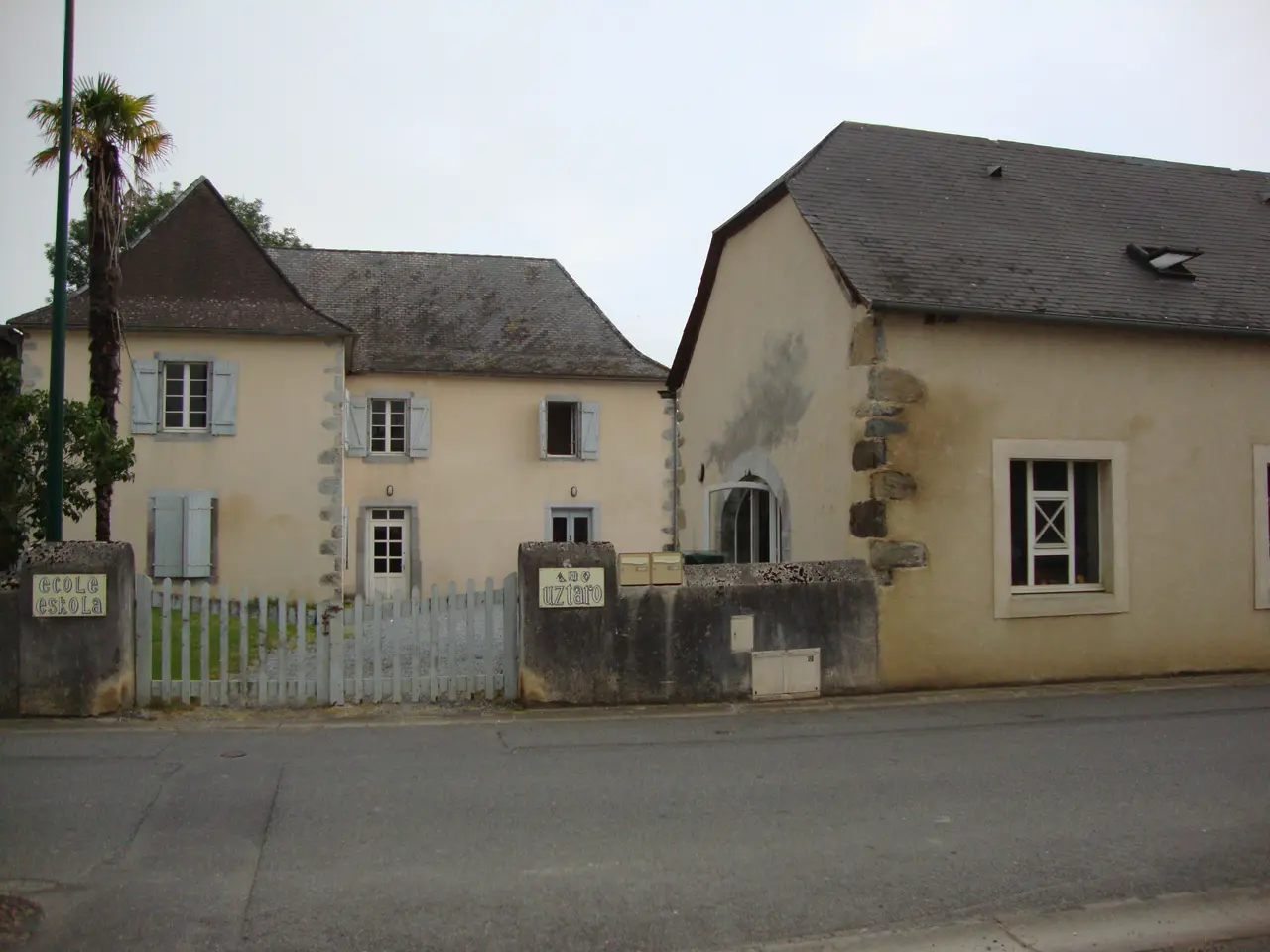Menditte (Pyr-Atl, Fr) école