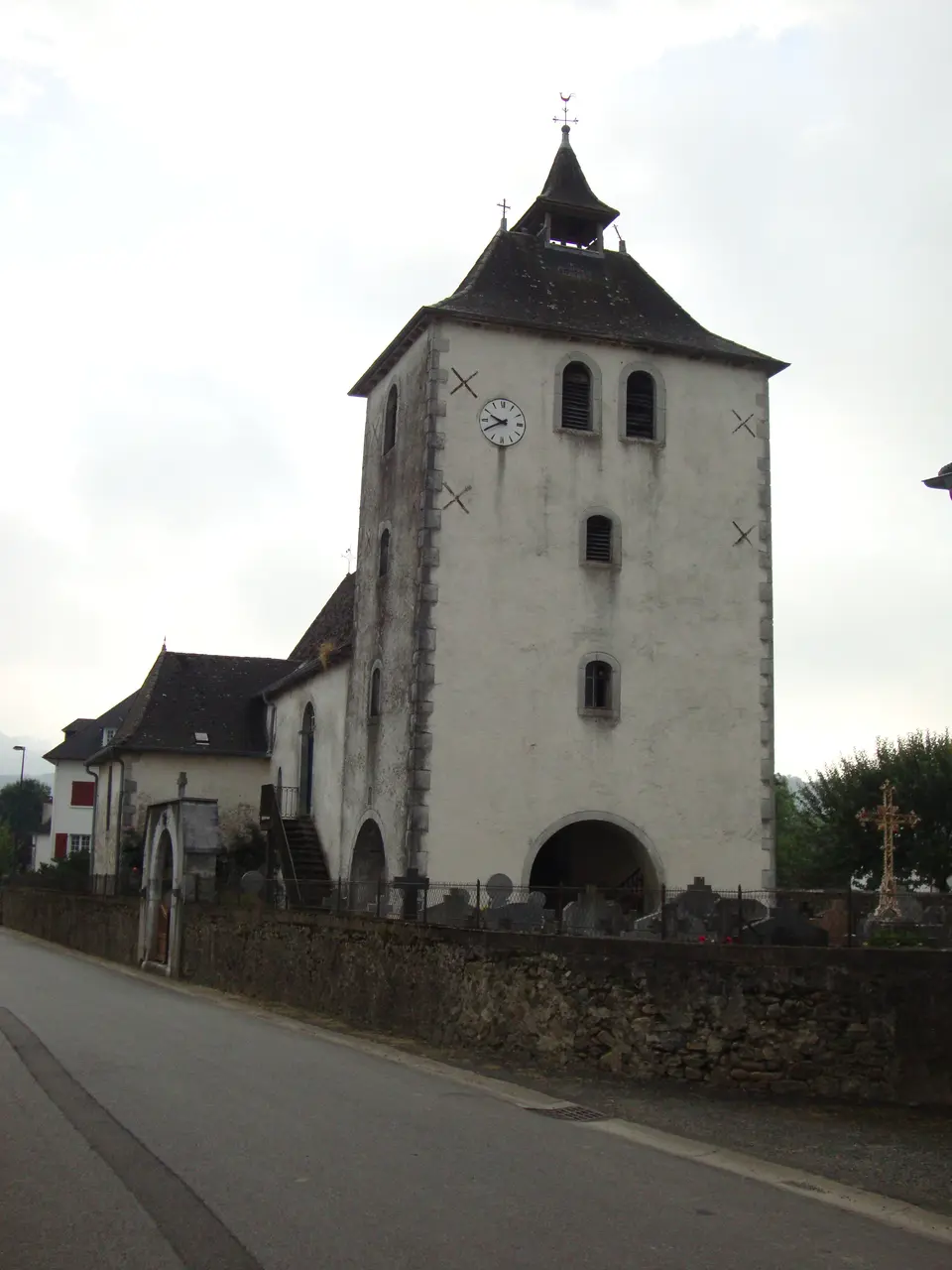 Menditte (Pyr-Atl, Fr) Tour de l'eglise
