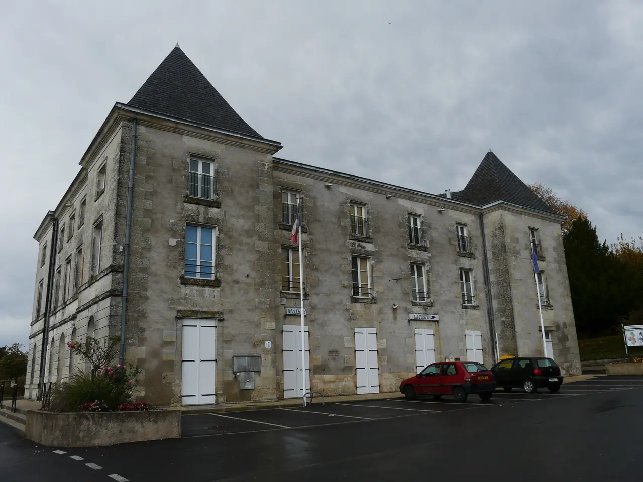 Mensignac bâtiment mairie (6)