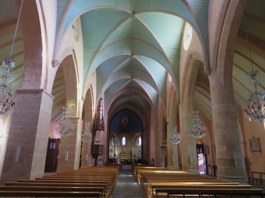 Nef, église romane Ste Foy (XIe siècle), Morlaàs, Béarn, Pyrénées-Atlantiques, Aquitaine, France.