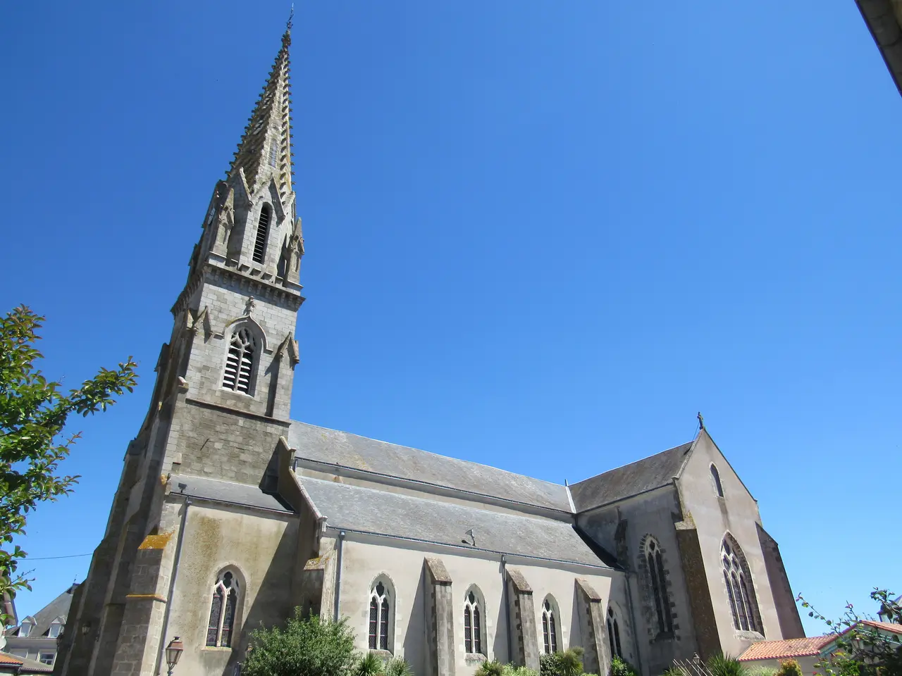 Église Saint Melaine (Nueil-les-Aubiers)
