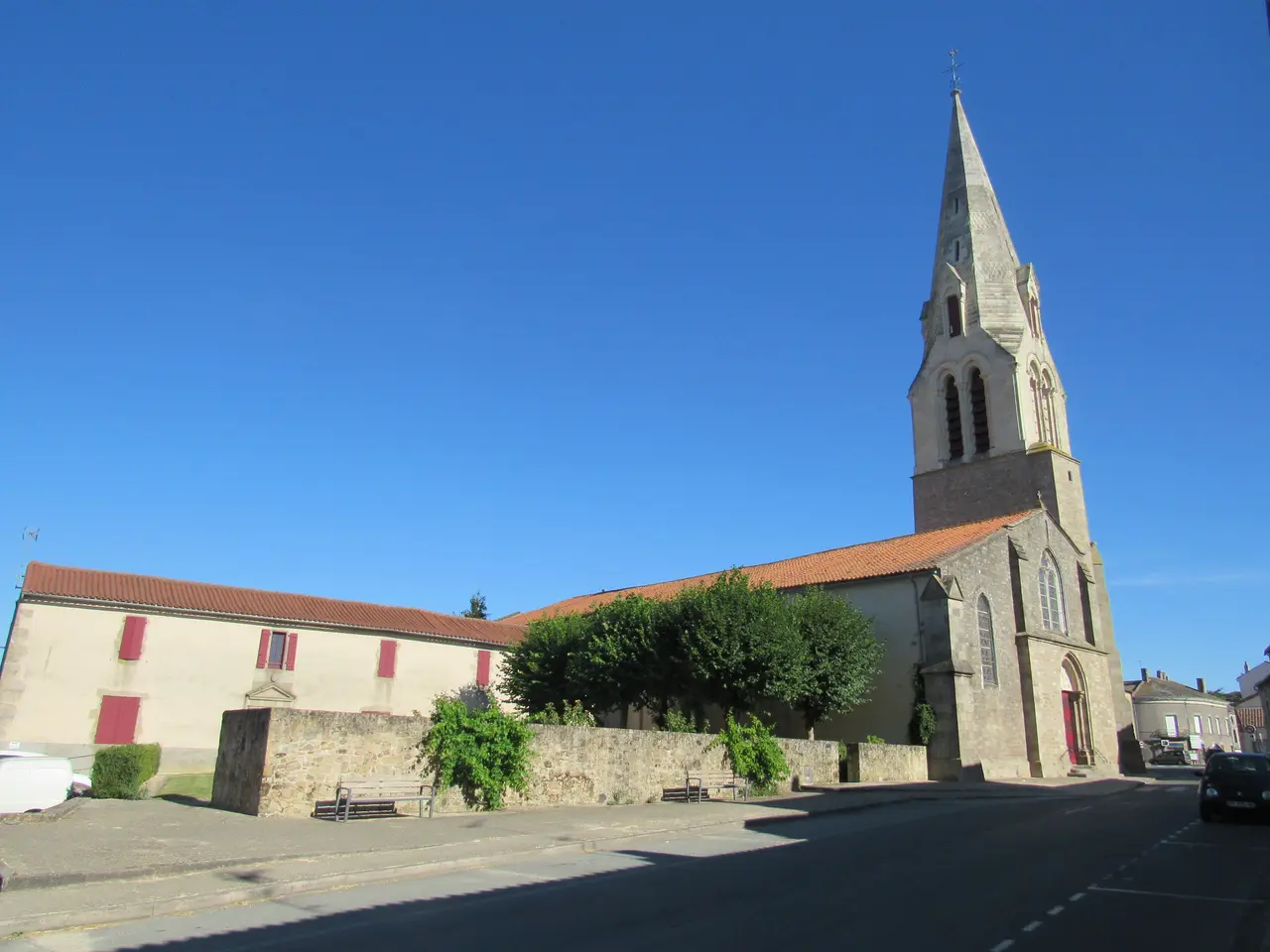 Église Saint Hilaire (Nueil-les-Aubiers)