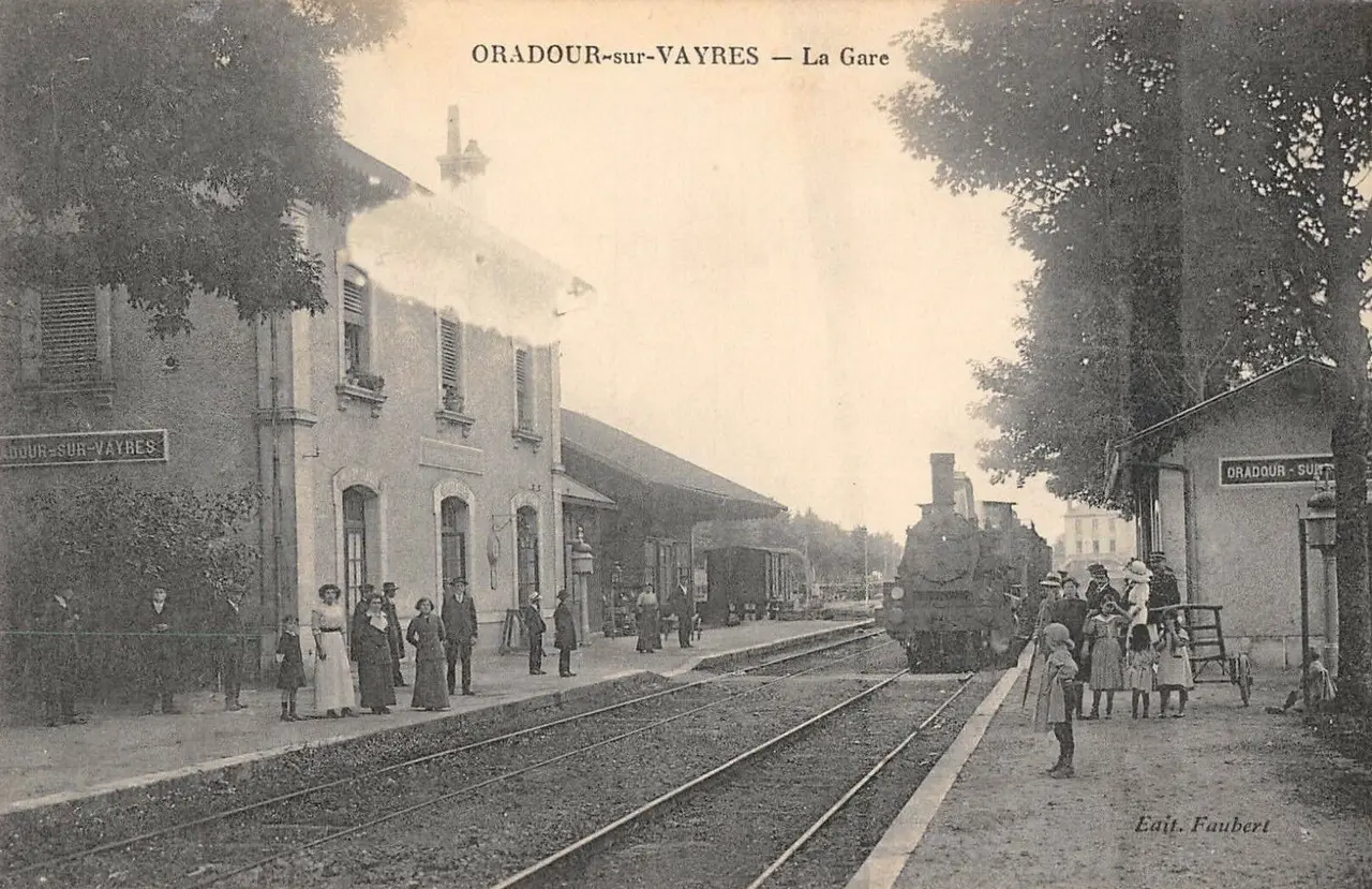 Oradour-sur-Vayres - Carte postale de la gare vers 1910