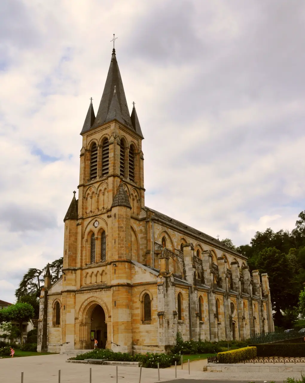 Peyrehorade-Kirche-1