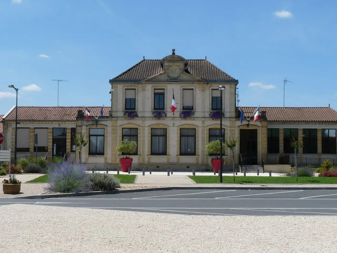 Pineuilh mairie