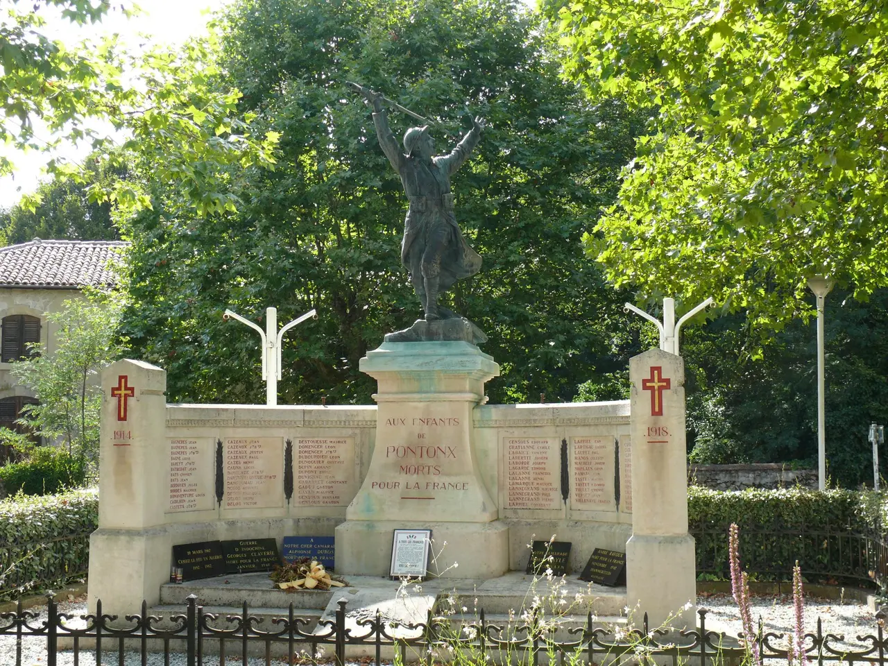 Pontonx-sur-l'Adour - Monument aux morts