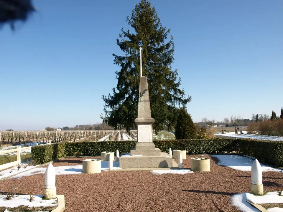 PUGNAC, monument aux morts à Lafosse