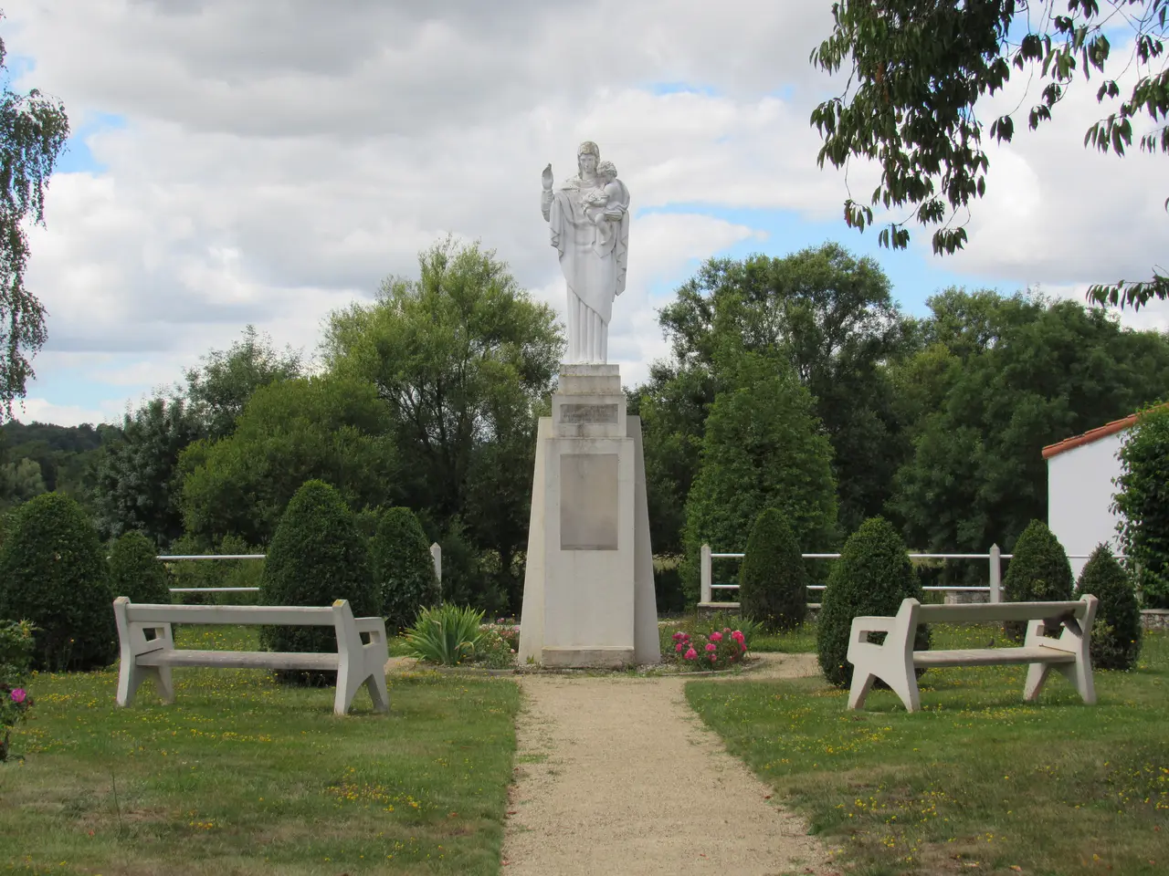 Notre-Dame des Champs (Saint-Amand-sur-Sèvre)