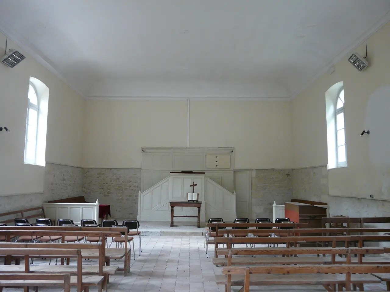 Saint-Avit-Saint-Nazaire temple Briands intérieur