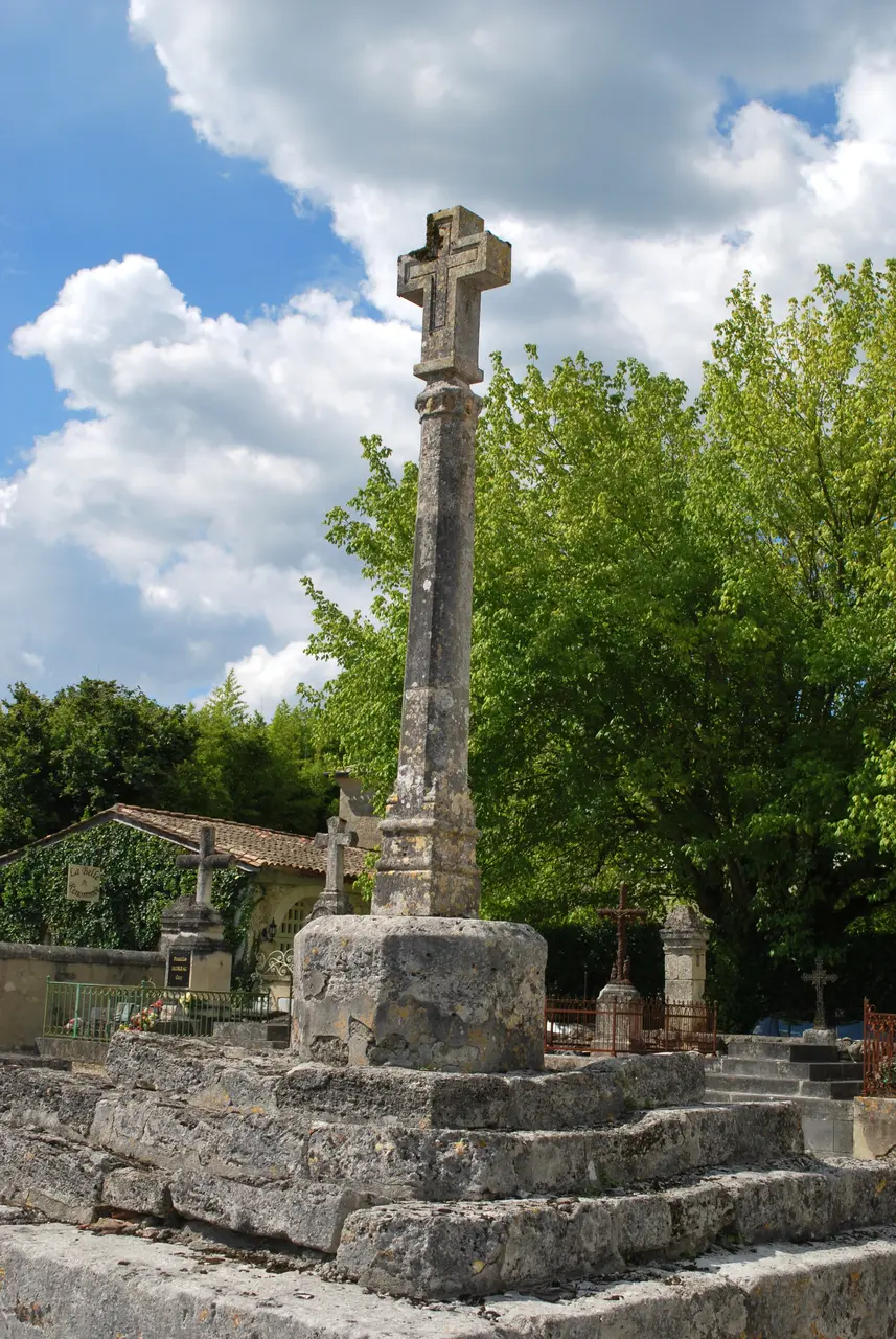 Saint-Ciers-d'Abzac Croix de cimetière