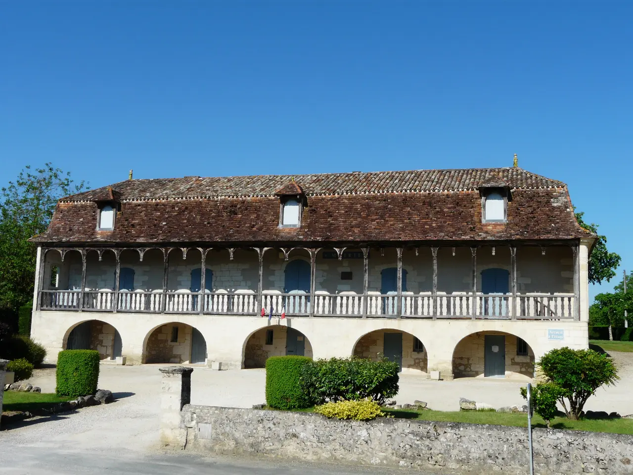 Saint-Front-de-Pradoux presbytère (1)