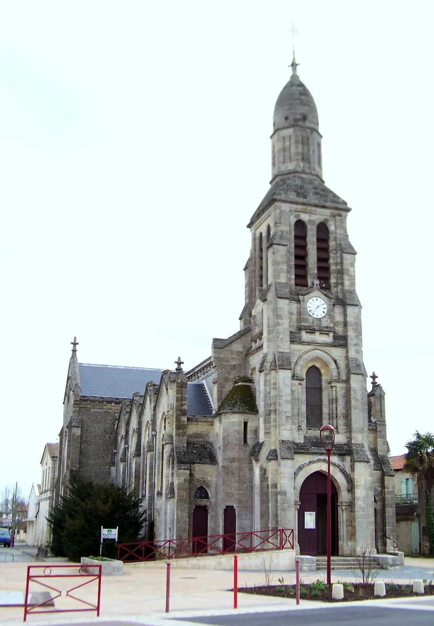 Saint-Louis-de-Montferrand Église 01