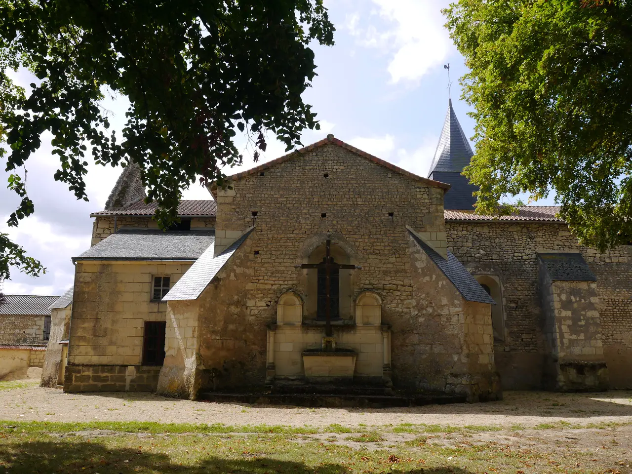 49 Saint-Macaire-du-Bois église