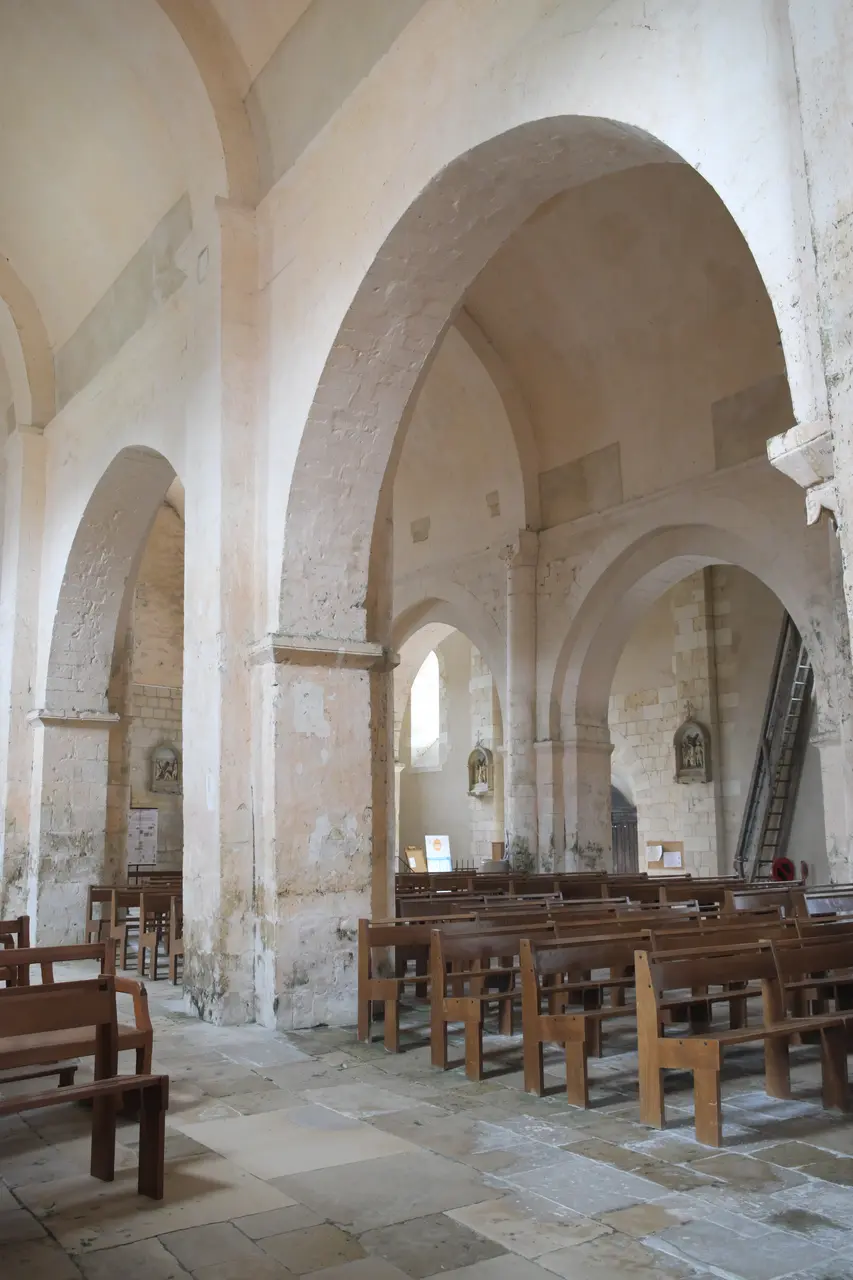 Saint-Maurice-la-Clouère (86) Église Saint-Maurice Intérieur 587
