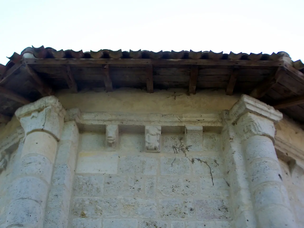 Saint-Morillon Église Saint-Maurille Modillons 04