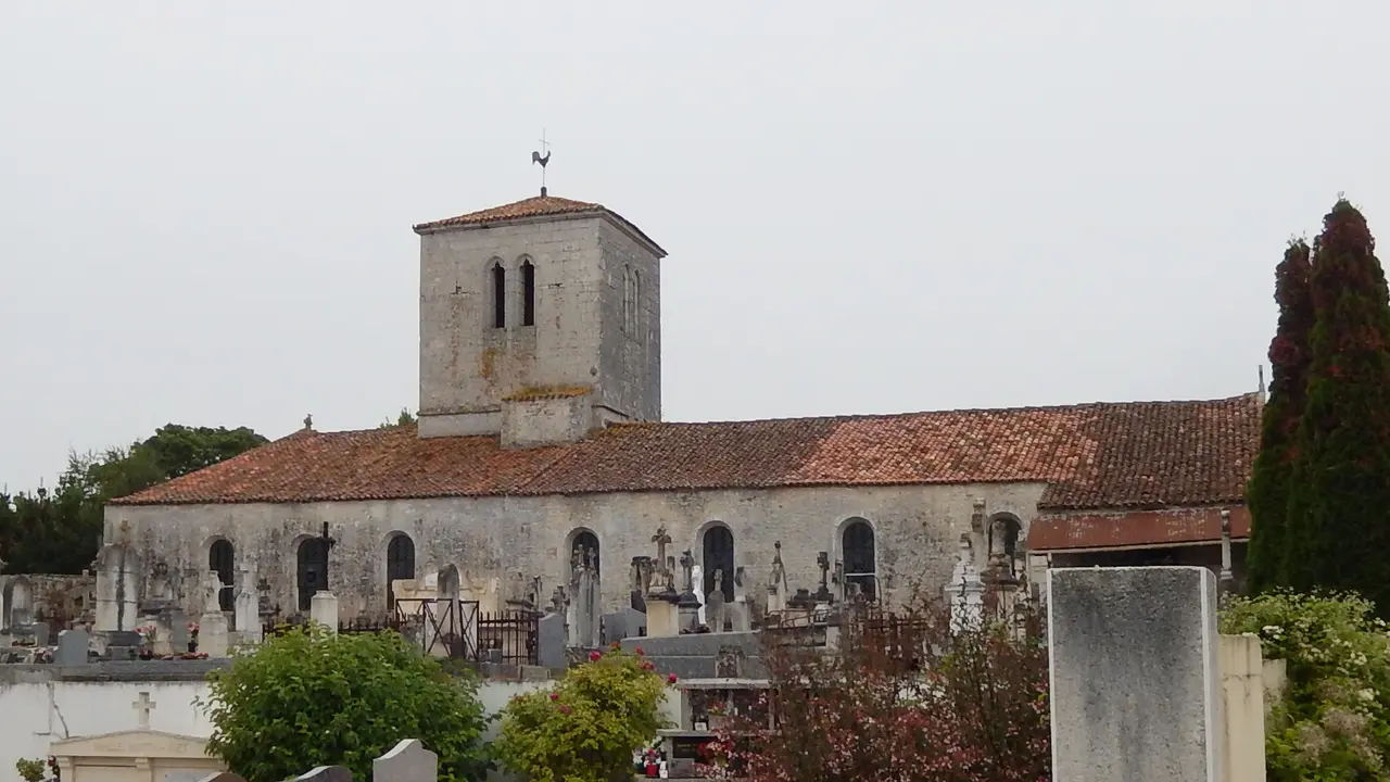 FR 17 Saint-Nazaire-sur-Charente - Église