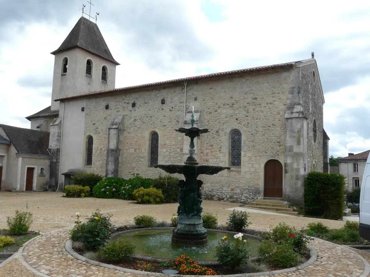 Saint-Pardoux-la-Rivière église (1)