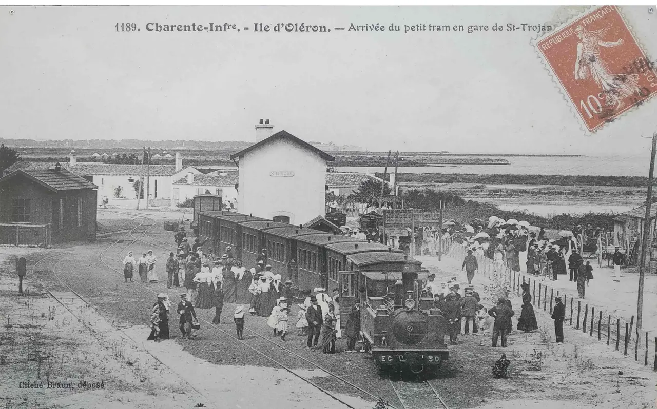 Arrivée du train en gare de Saint-Trojan-les-Bains