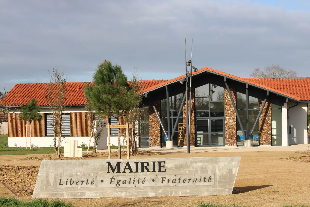 Nouuvelle mairie saugnac et muret