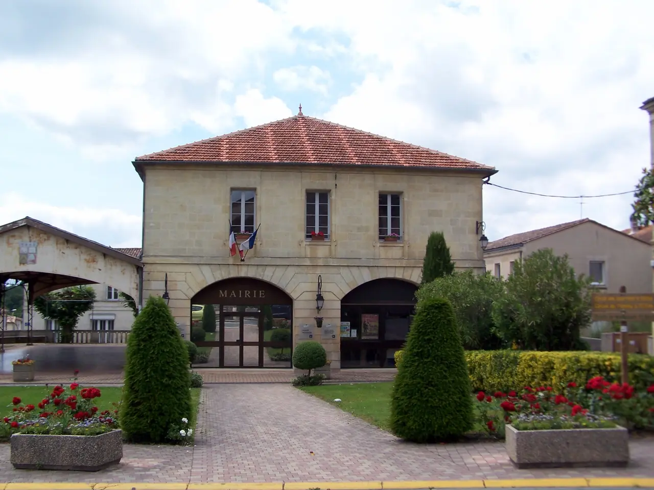 Targon Mairie 01