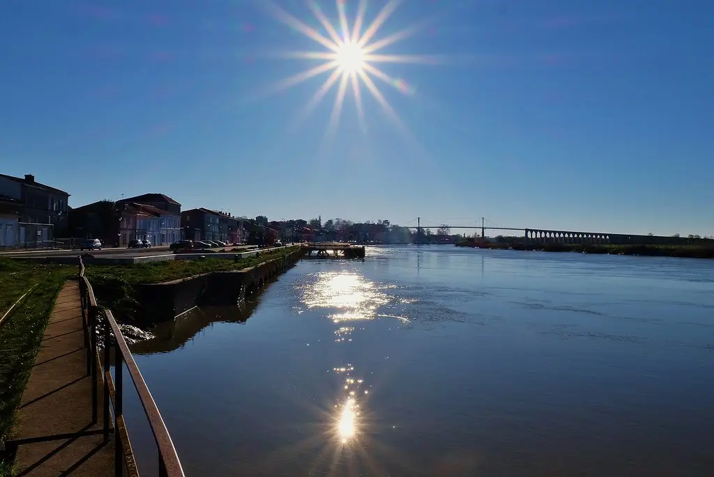 Tonnay Charente, port