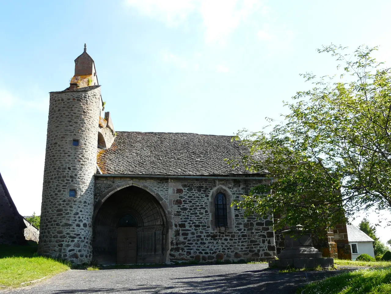 Ussel (15) église