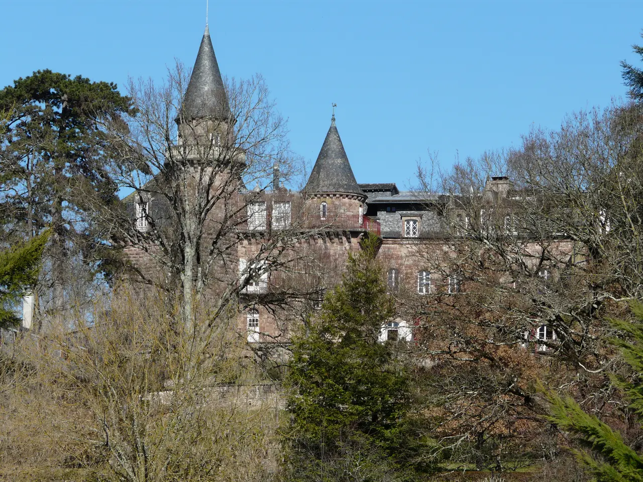 Varetz castel Novel