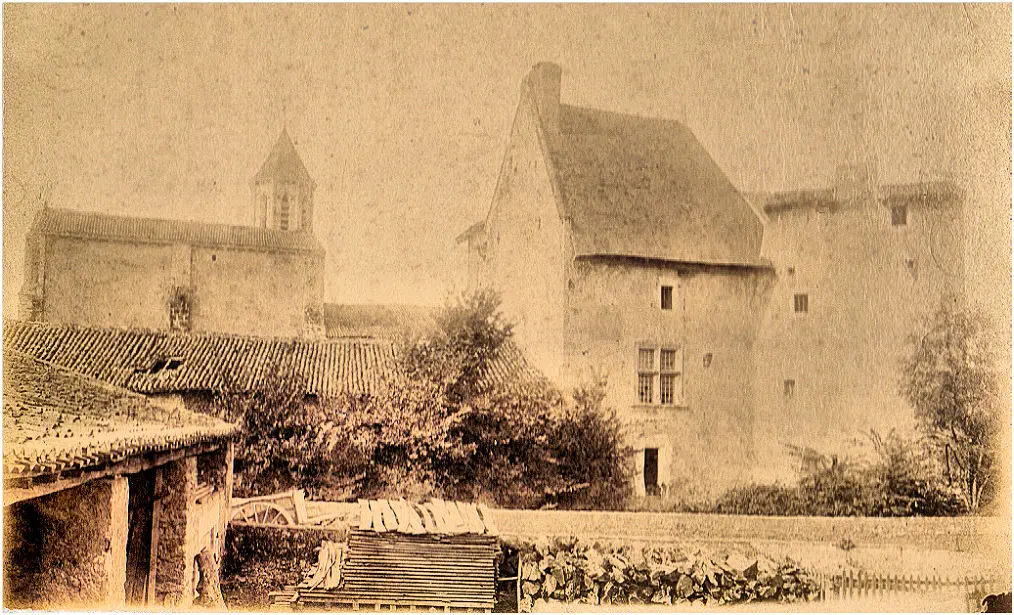 Eglise romane de Vasles et château