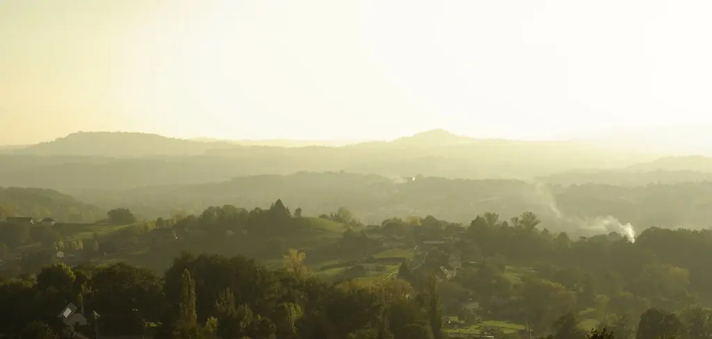 La vallée d'Objat vue du cimetière de Voutezac, Corrèze
