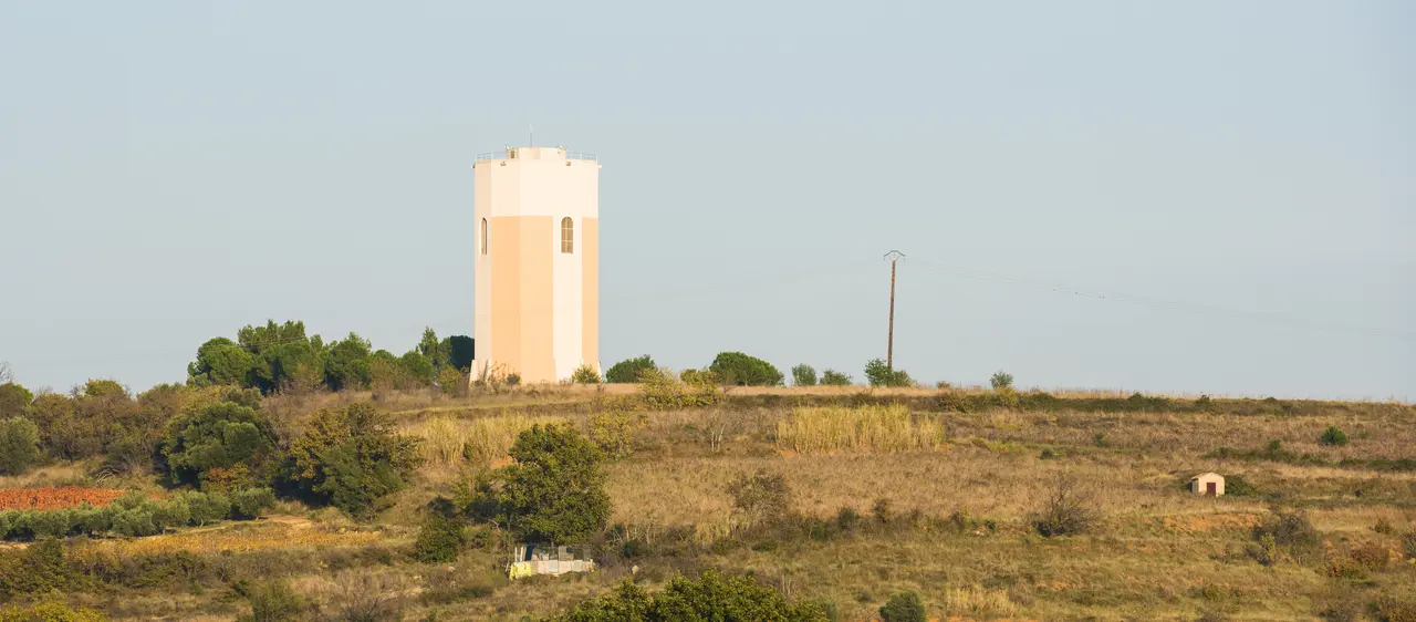 File:Water tower, Adissan 01 .jpg