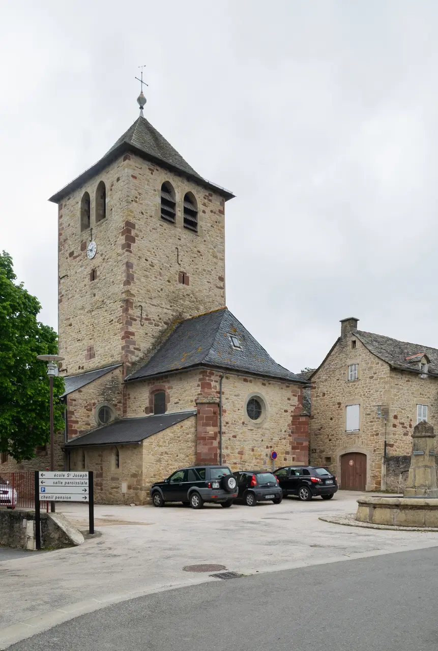 St Julian church in Agen-d'Aveyron 01