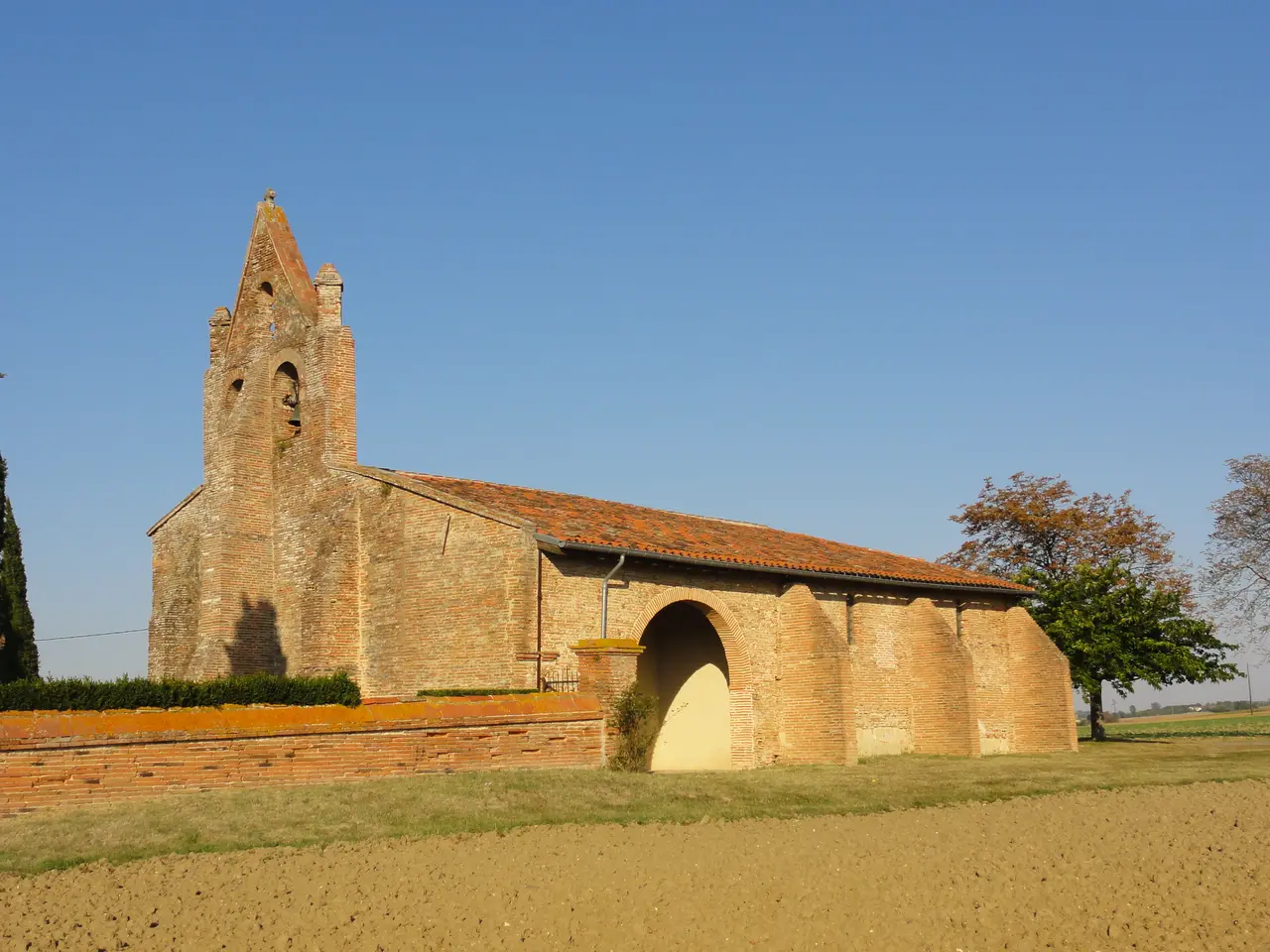 File:Église Saint Eutrope de Baziège (Haute-Garonne).jpg