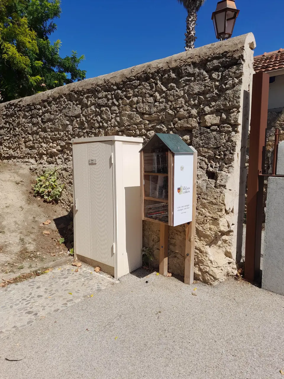 Boujan-sur-Libron - parc Anne Castelon - boîte à livres