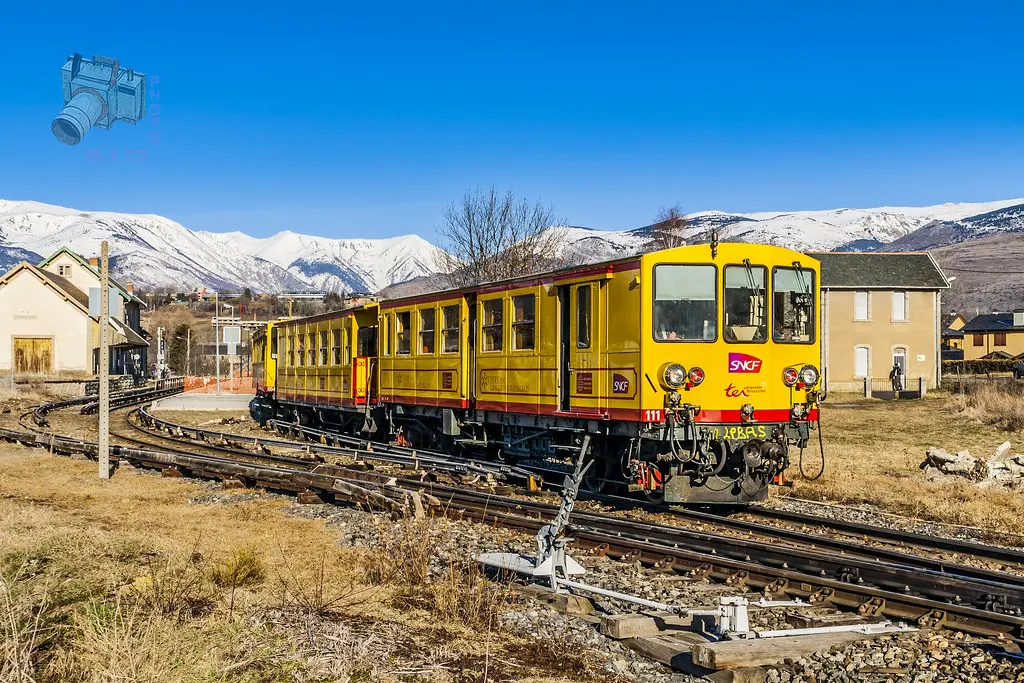 Train Jaune en Bourg-Madame