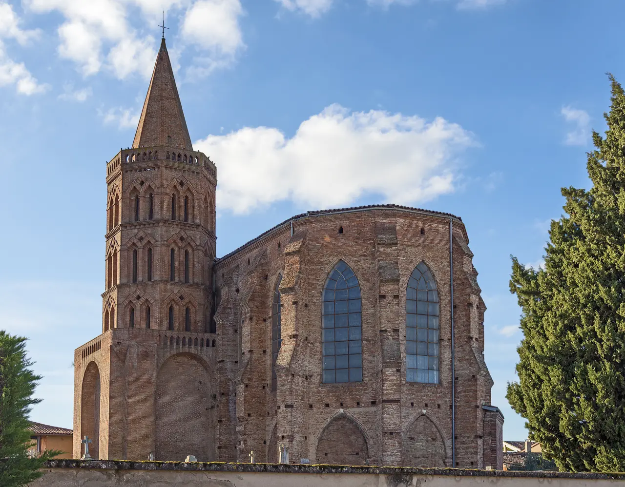 Daux- Eglise Abside et tour