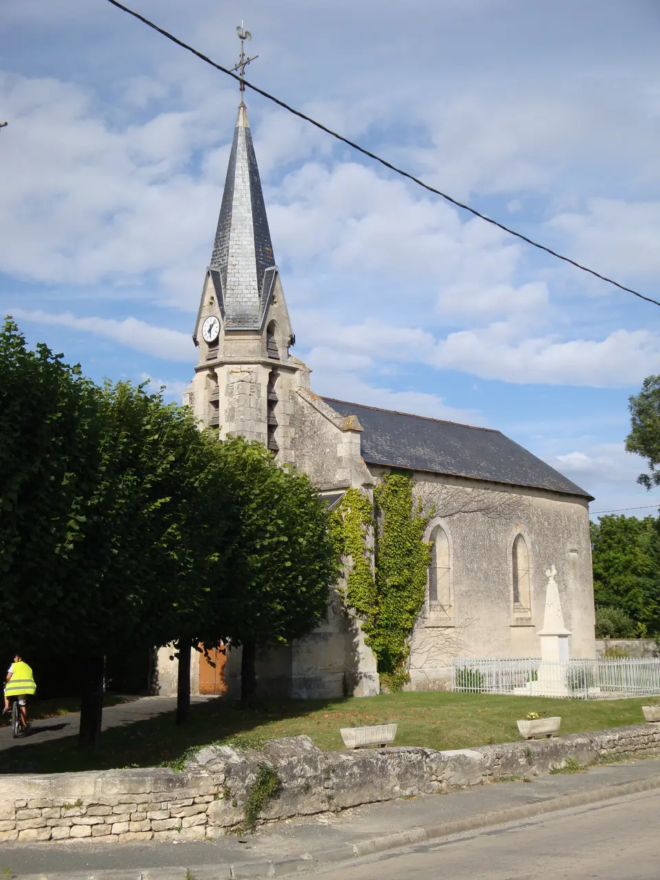 Eglise de Fontenille