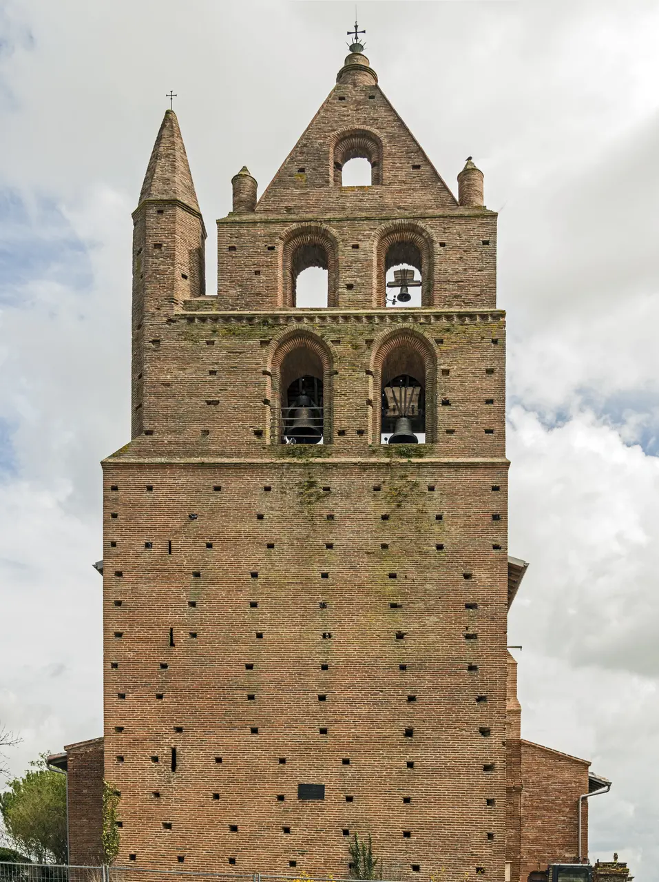 Garidech - L'église - Le clocher-mur