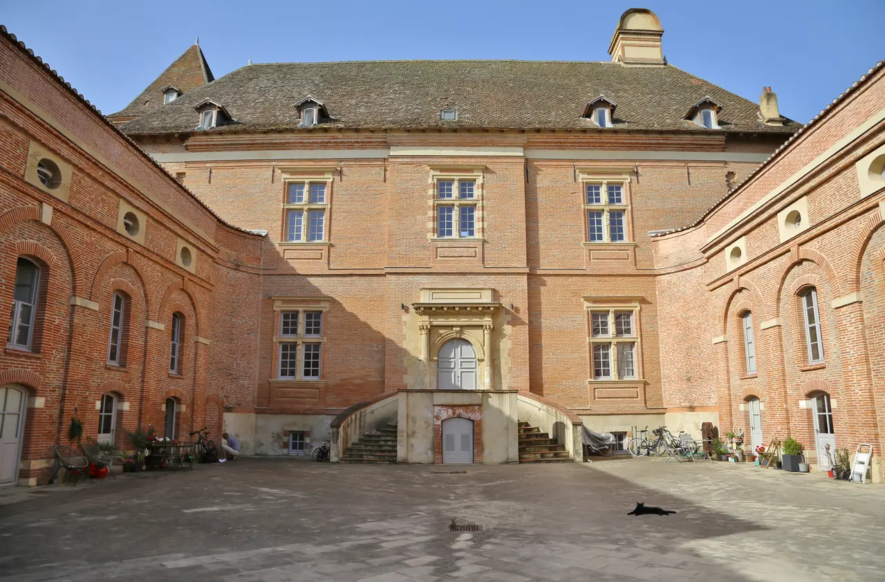 Château de Lacroix-Falgarde - Cour